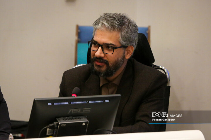 نشست هم‌اندیشی نخبگان و استعدادهای برتر با شهردار اصفهان