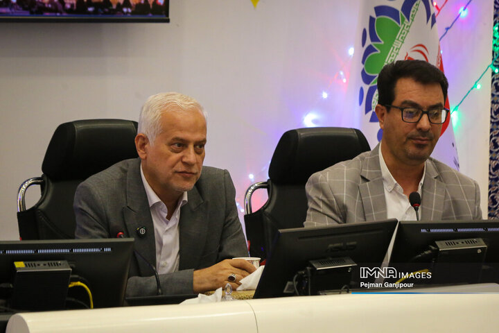 نشست هم‌اندیشی نخبگان و استعدادهای برتر با شهردار اصفهان