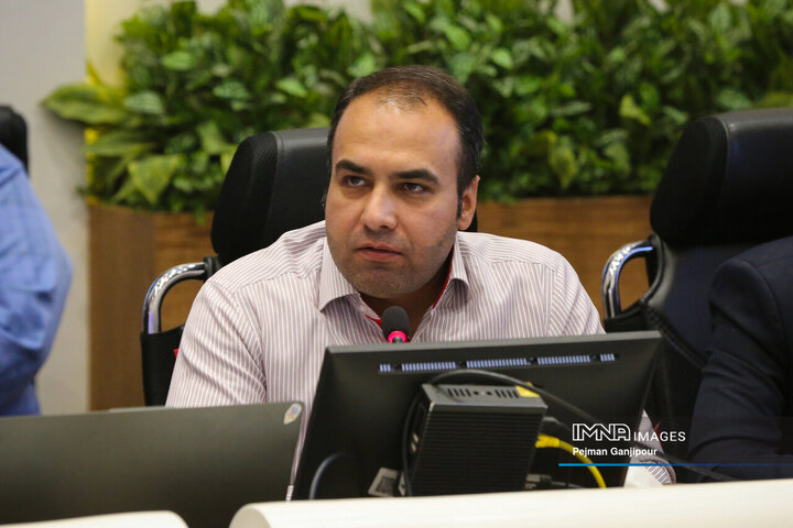 نشست هم‌اندیشی نخبگان و استعدادهای برتر با شهردار اصفهان