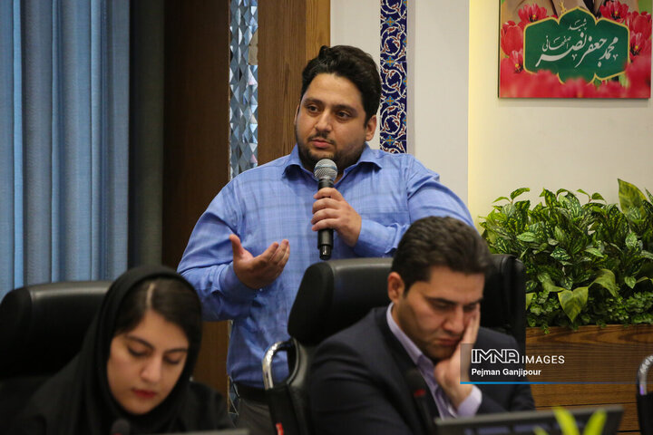 نشست هم‌اندیشی نخبگان و استعدادهای برتر با شهردار اصفهان