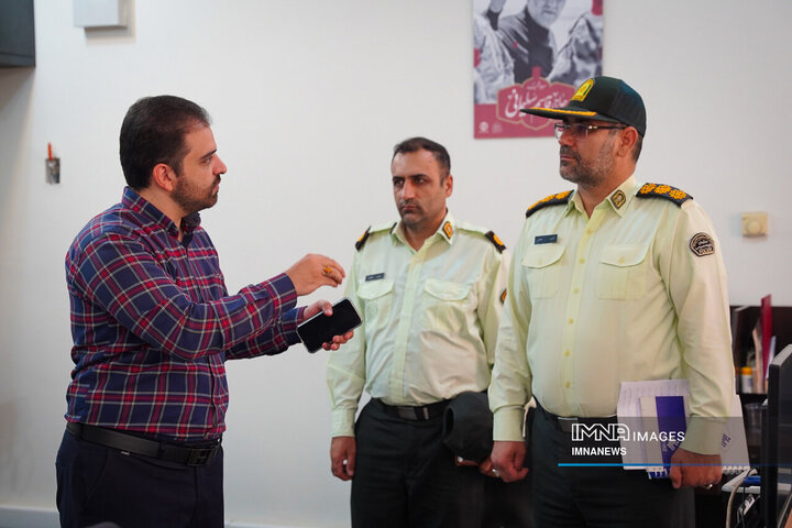 حضور معاون وظیفه عمومی فرماندهی انتظامی استان اصفهان در خبرگزاری ایمنا