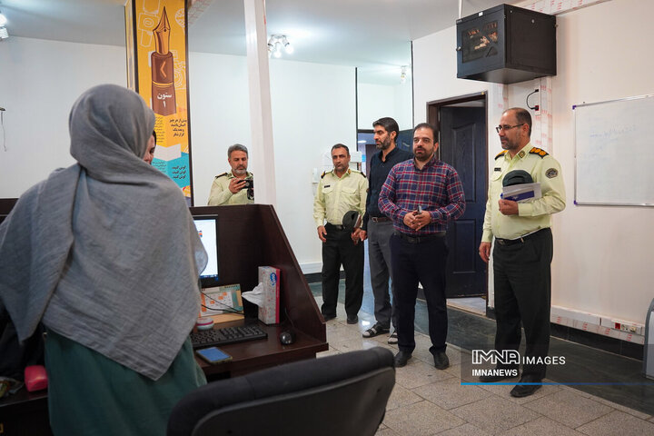 حضور معاون وظیفه عمومی فرماندهی انتظامی استان اصفهان در خبرگزاری ایمنا