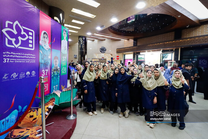 روایتی کودکانه از ربات‌ها و ارزش‌های خانوادگی در فیلم «دختر برقی»