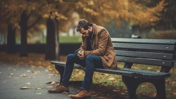 افسردگی پاییزی چیست؟ + علائم، دلایل و راه‌های درمان مؤثر