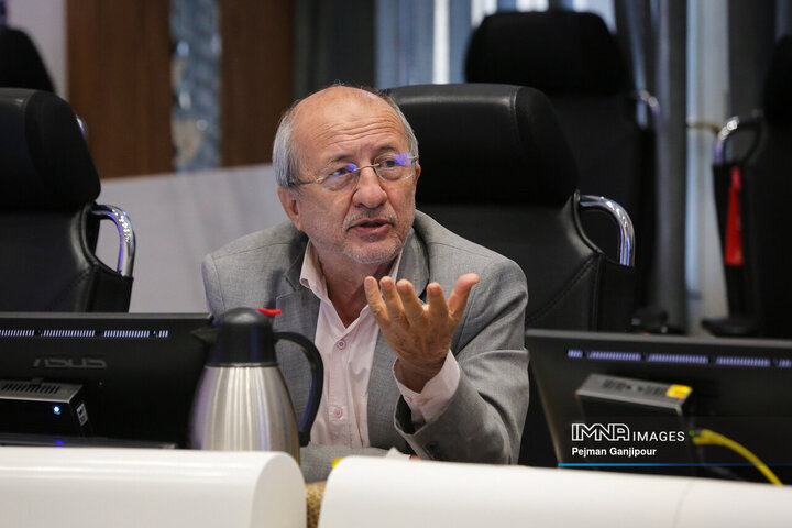 عباس حاج رسولی ها رئیس کمیسیون اقتصادی، سرمایه گذاری و گردشگری شورای اسلامی شهر