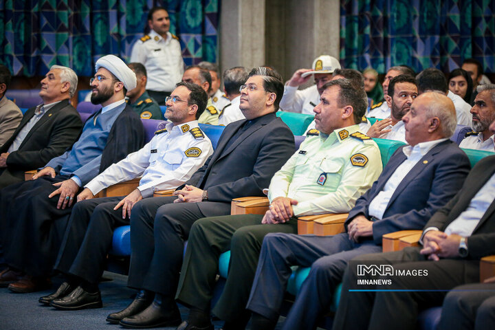 همایش تجلیل از نمونه‌های ترافیکی شهر اصفهان