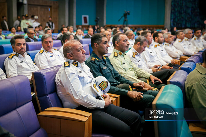 همایش تجلیل از نمونه‌های ترافیکی شهر اصفهان
