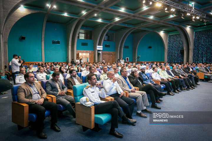 همایش تجلیل از نمونه‌های ترافیکی شهر اصفهان