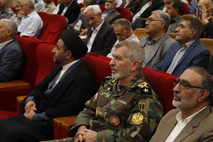 نسل جوان خاطرات دفاع مقدس را مطالعه کنند