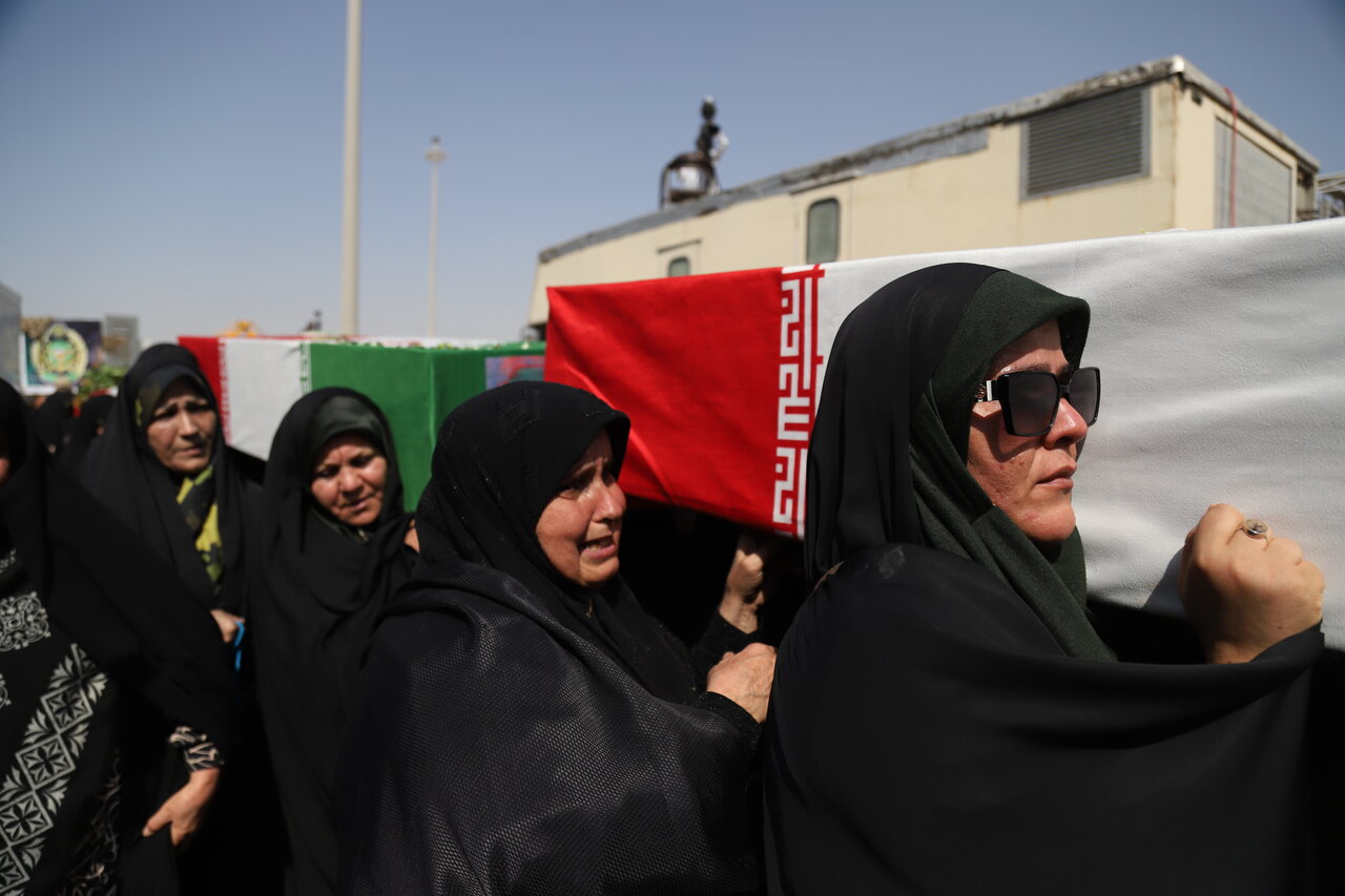 پیکر پاک ۴۴ شهید دوران دفاع مقدس وارد کشور شد