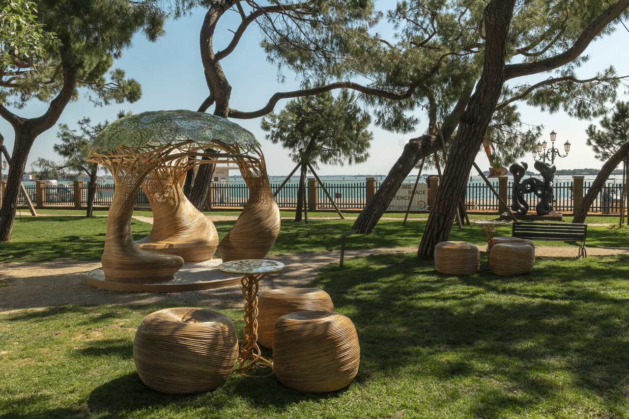 معماری سازگار با طبیعت؛ تلفیق سنت، نوآوری و پایداری