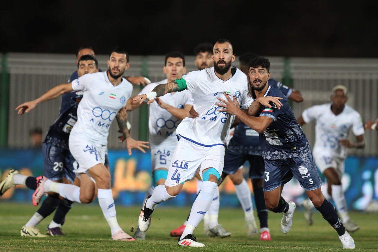 کارت قرمز پیشکسوتان سرخابی به مدیران استقلال و پرسپولیس