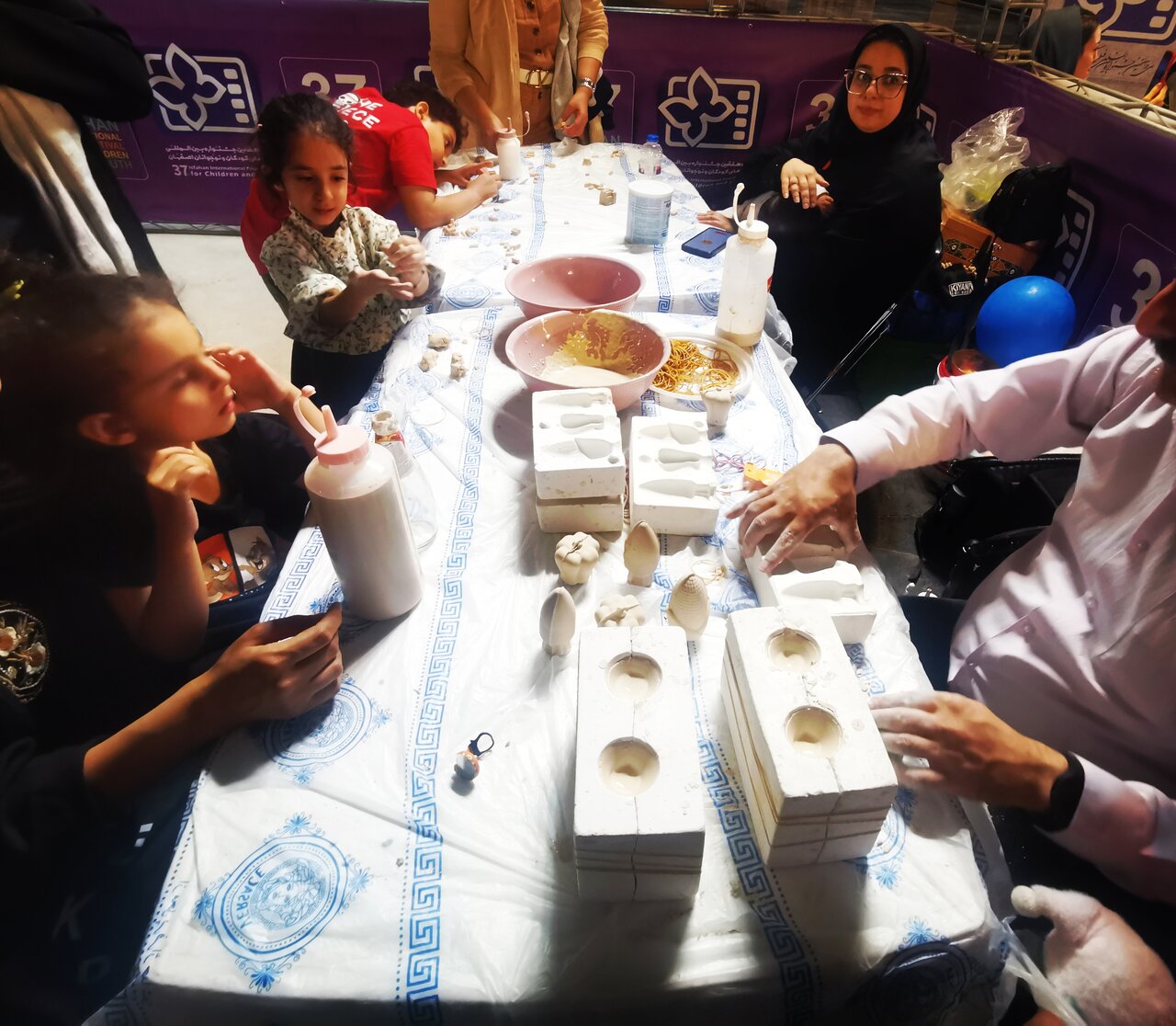 روایتی از شب لبخندها در اصفهان