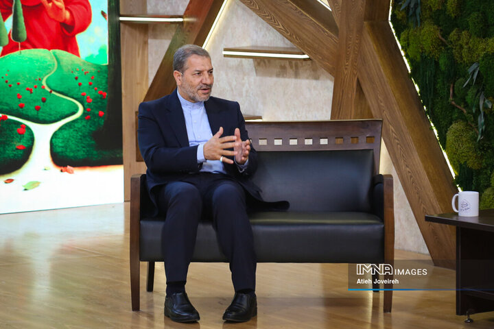 تقویت مهارت‌های خودتنظیمی والدین و نوجوانان، گامی مؤثر در کاهش آسیب‌های اجتماعی است