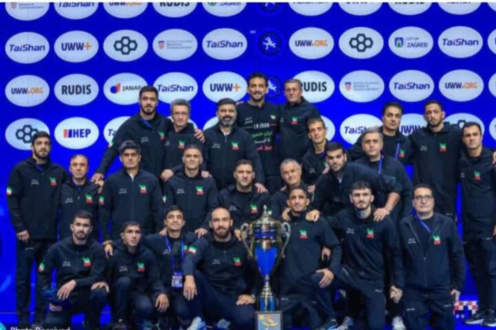 قهرمانان تیم ملی کشتی جمهوری اسلامی ایران مهمان امام رضا(ع) شدند