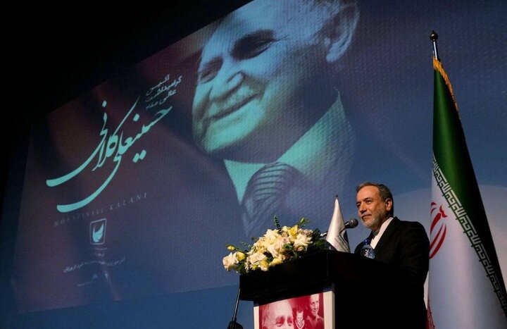 عراقچی: ویزای جام جهانی را پیگیری می‎‌کنیم