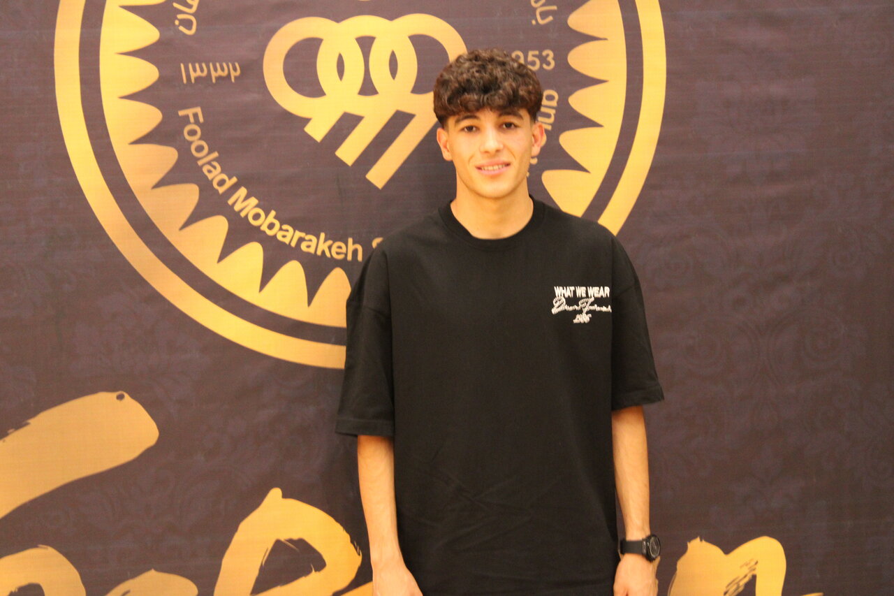 مطمئن هستم از تمدید قرارداد پشیمان نمیشوم/ کجا بهتر از سپاهان؟