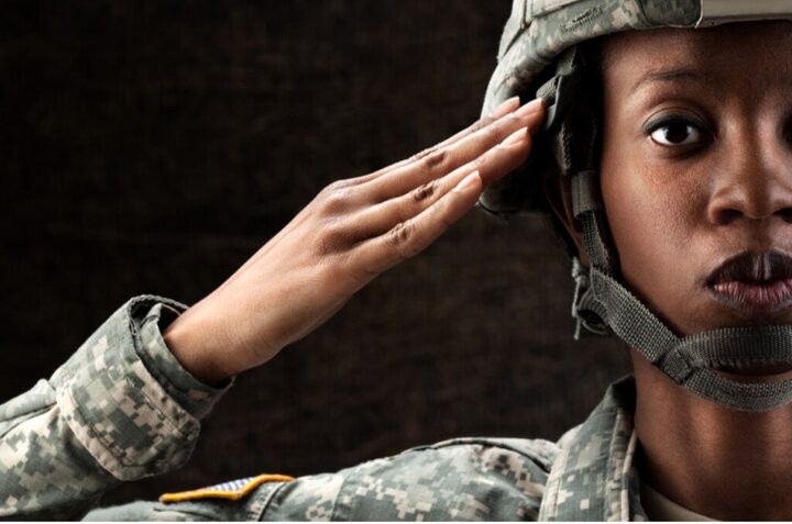 سربازی دختران در چه کشورهایی اجباری است؟