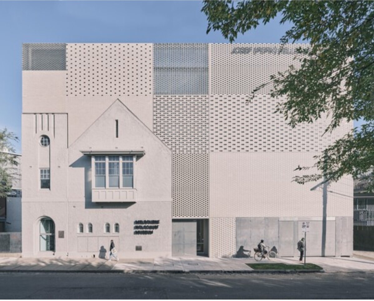 برترین بناهای آجری جهان/ آرامگاه شفق اردکان در لیست منتخب