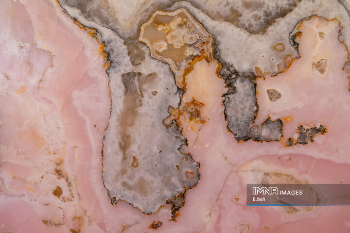 محلات، شهر سنگ و شکوه؛ میزبان نمایشگاه بین‌المللی سنگ ایران