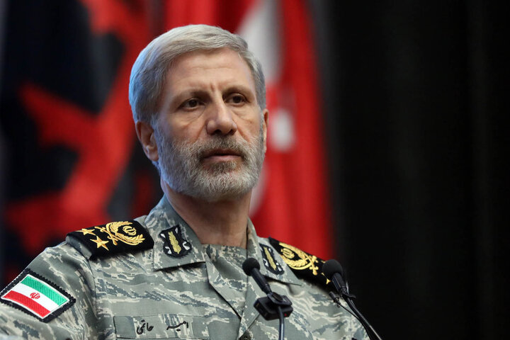 سرلشکر حاتمی: ارتش بر خلق فناوری‌های بازدارنده‌ متمرکز است