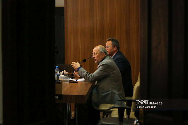 نشست خبری رئیس کمیسیون اقتصادی، سرمایه گذاری و گردشگری شورای اسلامی شهر اصفهان