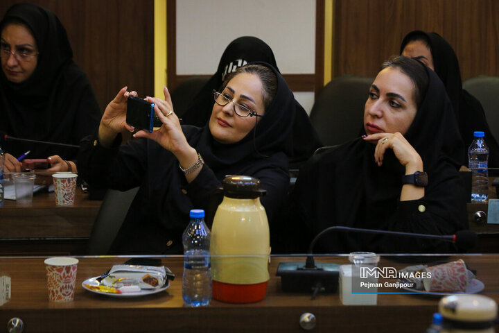 نشست خبری رئیس کمیسیون اقتصادی، سرمایه گذاری و گردشگری شورای اسلامی شهر اصفهان