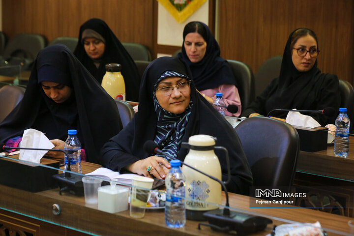 نشست خبری رئیس کمیسیون اقتصادی، سرمایه گذاری و گردشگری شورای اسلامی شهر اصفهان