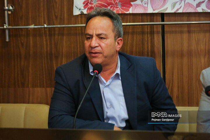 نشست خبری رئیس کمیسیون اقتصادی، سرمایه گذاری و گردشگری شورای اسلامی شهر اصفهان