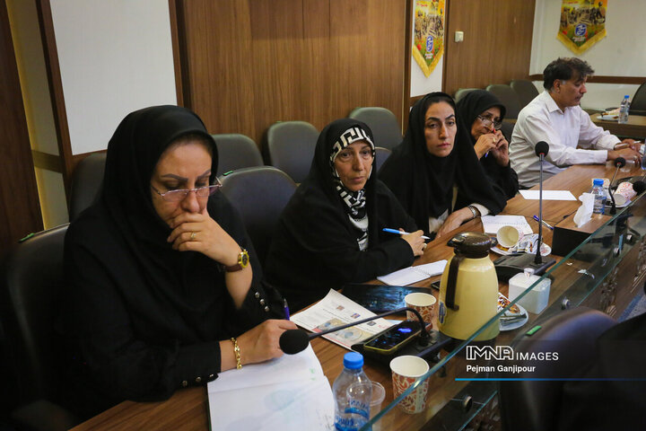 نشست خبری رئیس کمیسیون اقتصادی، سرمایه گذاری و گردشگری شورای اسلامی شهر اصفهان