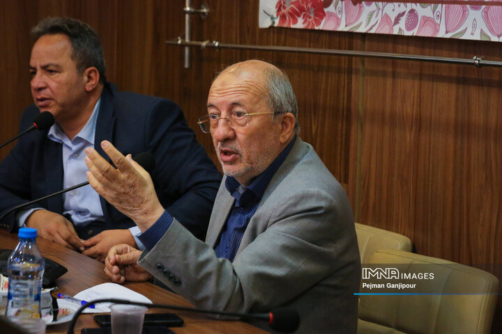 نشست خبری رئیس کمیسیون اقتصادی، سرمایه گذاری و گردشگری شورای اسلامی شهر اصفهان