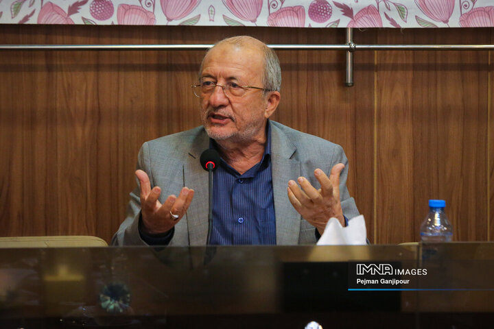 نشست خبری رئیس کمیسیون اقتصادی، سرمایه گذاری و گردشگری شورای اسلامی شهر اصفهان