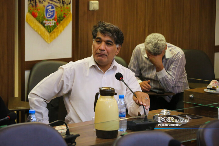نشست خبری رئیس کمیسیون اقتصادی، سرمایه گذاری و گردشگری شورای اسلامی شهر اصفهان