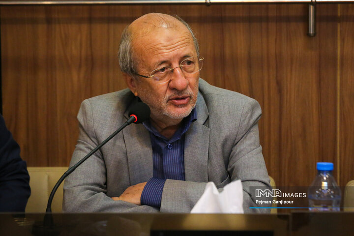 نشست خبری رئیس کمیسیون اقتصادی، سرمایه گذاری و گردشگری شورای اسلامی شهر اصفهان