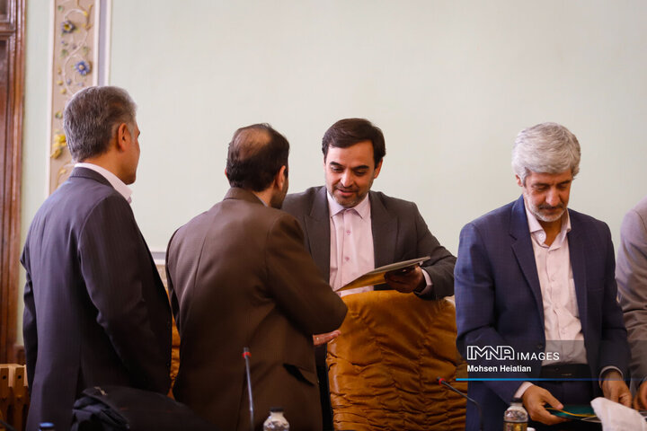 جلسه هیئت امنای مجتمع فرهنگی مطبوعاتی اصفهان
