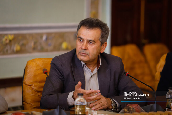 جلسه هیئت امنای مجتمع فرهنگی مطبوعاتی اصفهان
