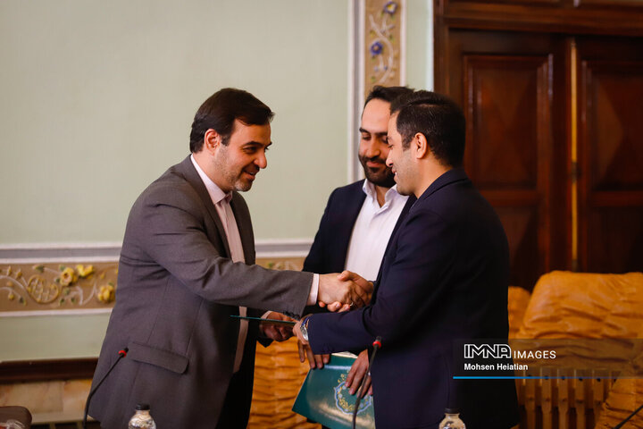 جلسه هیئت امنای مجتمع فرهنگی مطبوعاتی اصفهان