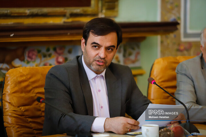 جلسه هیئت امنای مجتمع فرهنگی مطبوعاتی اصفهان