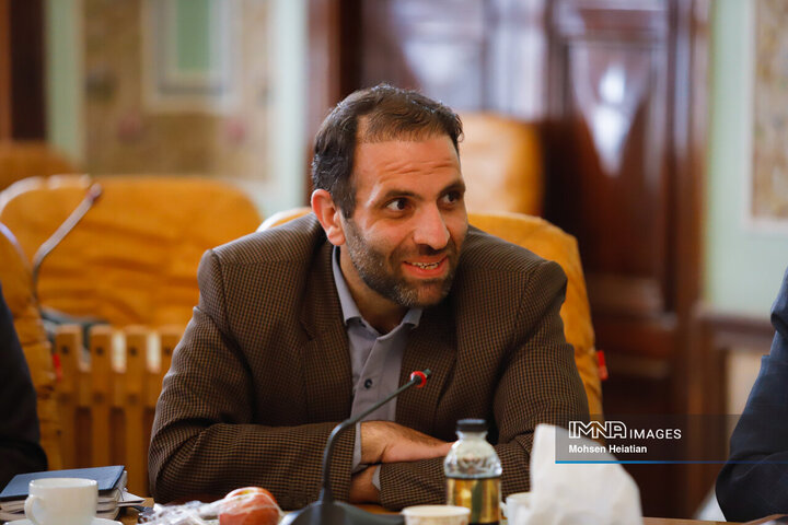جلسه هیئت امنای مجتمع فرهنگی مطبوعاتی اصفهان