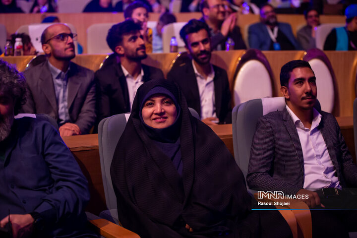 مراسم اختتامیه سی‌وهفتمین جشنواره بین‌المللی فیلم‌های کودکان و نوجوانان