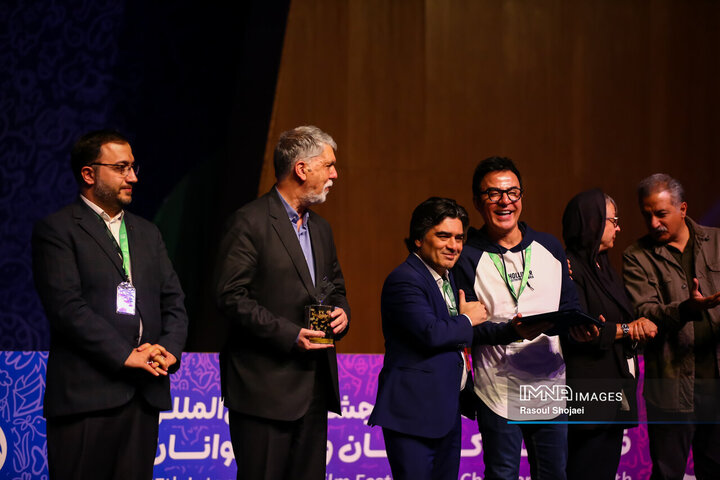 مراسم اختتامیه سی‌وهفتمین جشنواره بین‌المللی فیلم‌های کودکان و نوجوانان