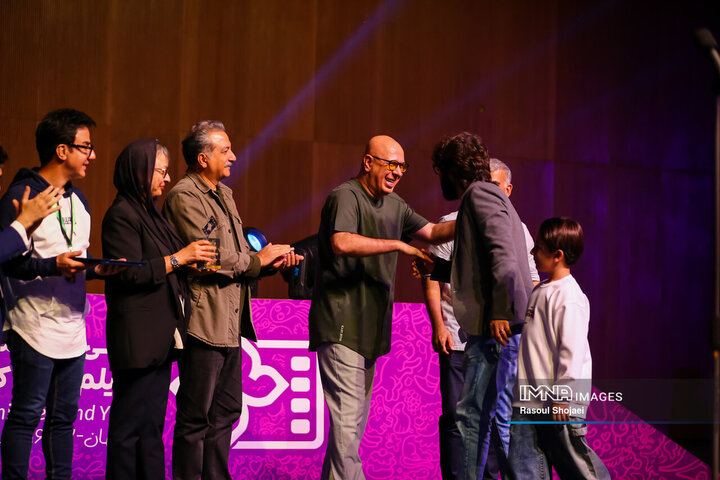 مراسم اختتامیه سی‌وهفتمین جشنواره بین‌المللی فیلم‌های کودکان و نوجوانان