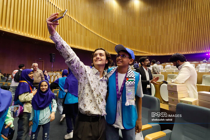 مراسم اختتامیه سی‌وهفتمین جشنواره بین‌المللی فیلم‌های کودکان و نوجوانان