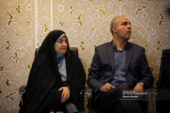 فرزانه کلاهدوزان عضو شورای اسلامی شهر اصفهان