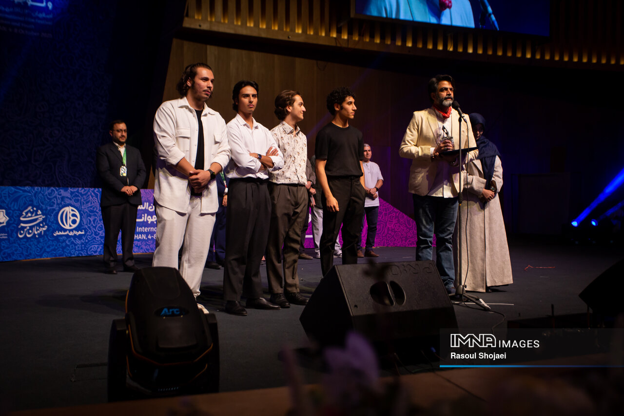 شبی که «بچه مردم» دل داوران و تماشاگران جشنواره را ربود