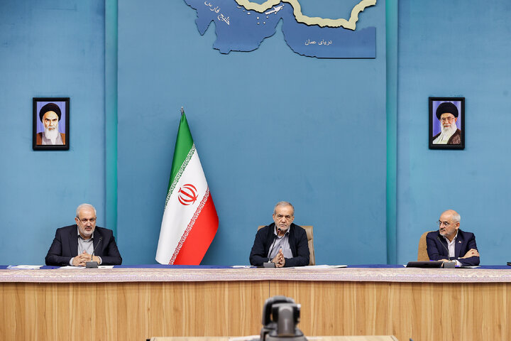 نباید هیچ تعللی در ترخیص پنل‌های خورشیدی از گمرک صورت گیرد