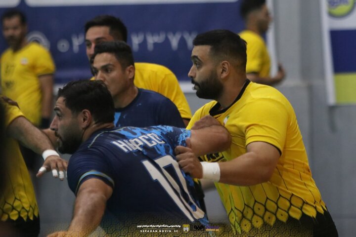 امیدوارم نتایج آبرومندانه‌ای در لیگ هندبال کسب کنیم