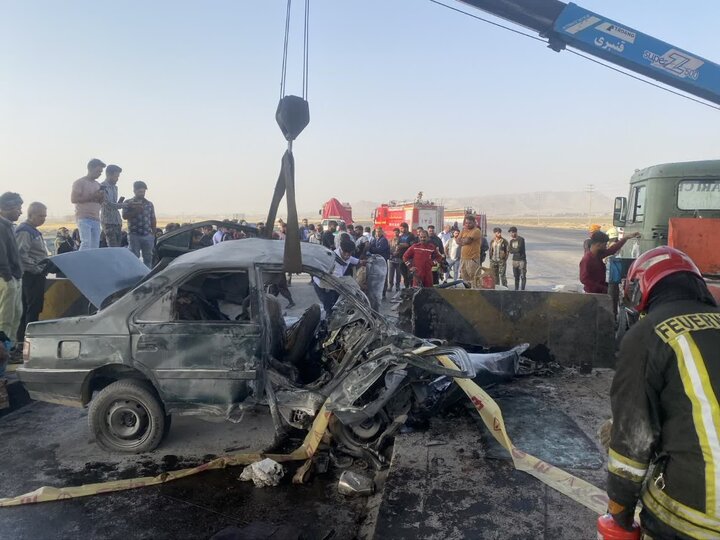تصادف در اتوبان قم-کاشان ۹ مصدوم برجای گذاشت تصادف در اتوبان قم-کاشان ۹ مصدوم برجای گذاشت