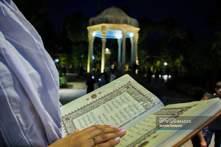 حافظ؛ صدای جاودانه‌ی عشق و رندی در ادب فارسی