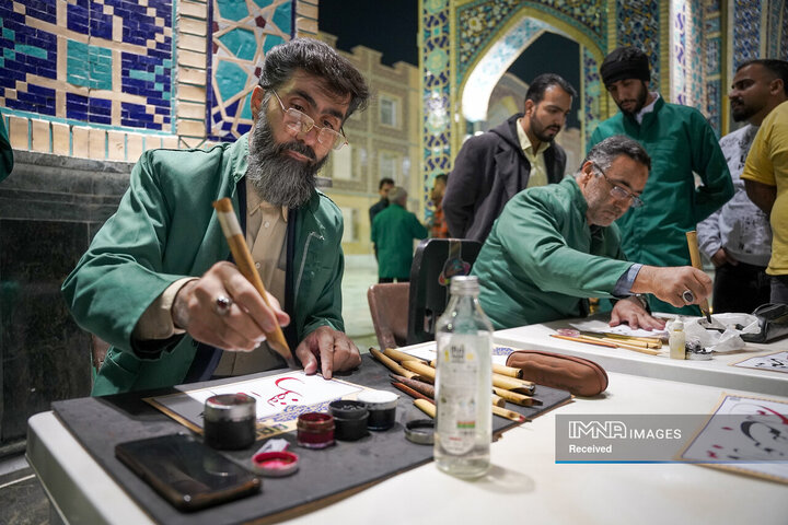 خادمی رزمندگان لشکر 14 امام حسین (ع) در چایخانه حضرت رضا (ع)